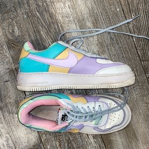 Nike Air Force 1 - Women’s 9
